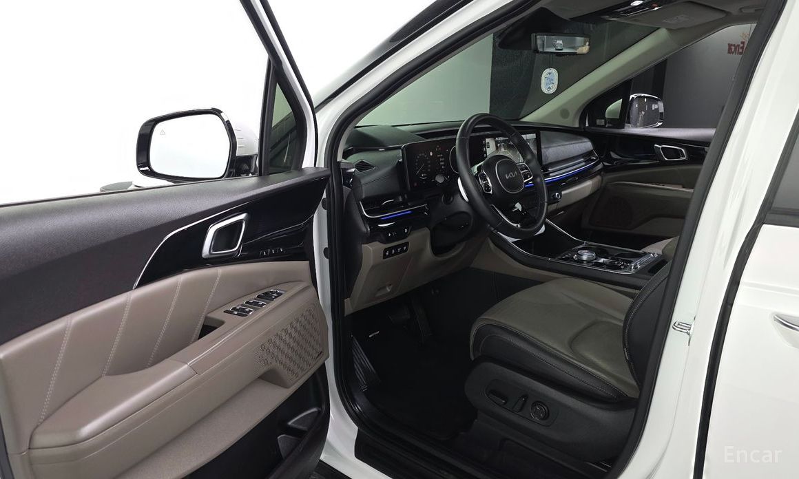 2024 Kia Carnival IV Рестайлинг HEV 9seater Signature с пробегом 28 042 км