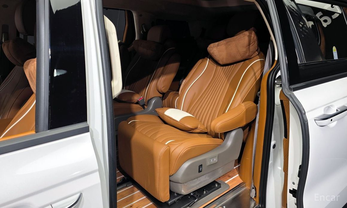 2024 Kia Carnival IV Рестайлинг HEV 9-Seater Hi-Limousine (Special vehicle) с пробегом 36 209 км