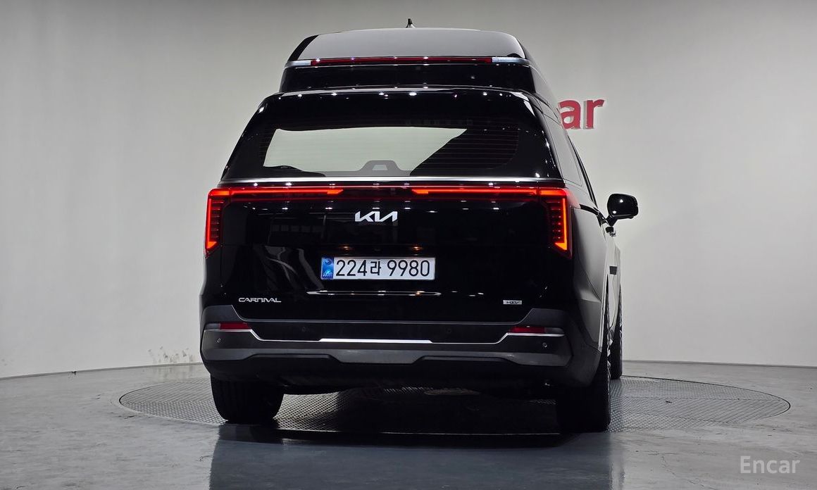 2025 Kia Carnival IV Рестайлинг HEV 9-Seater Hi-Limousine (Special vehicle) с пробегом 10 911 км