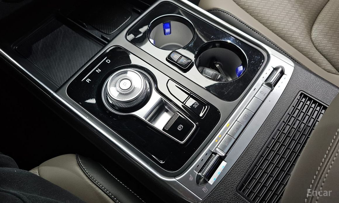 2025 Kia Carnival IV Рестайлинг HEV 9seater Signature с пробегом 12 770 км