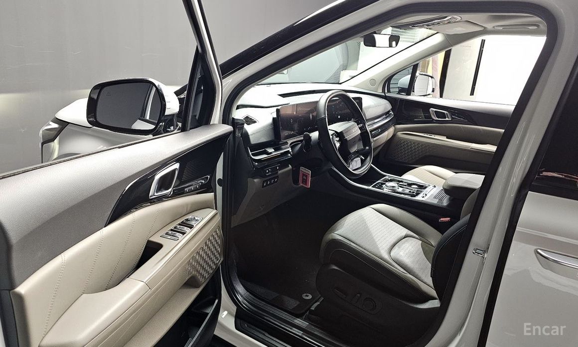 2025 Kia Carnival IV Рестайлинг HEV 9seater Signature с пробегом 12 770 км