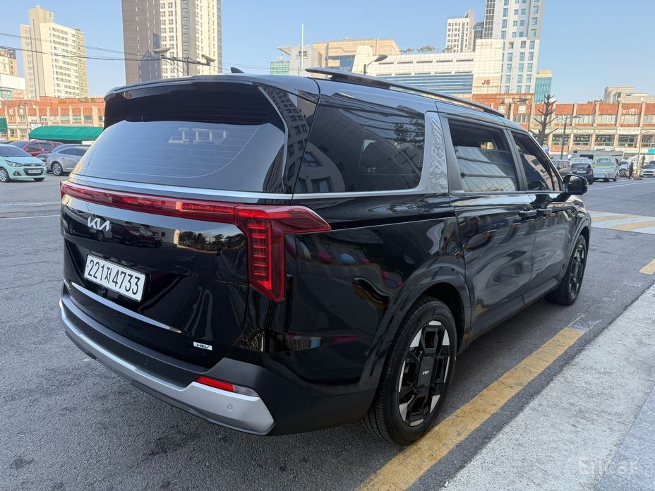 2025 Kia Carnival IV Рестайлинг HEV 9 seater Prestige с пробегом 15 400 км