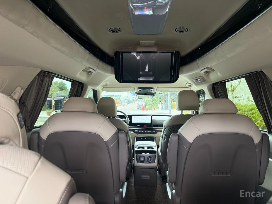 2024 Kia Carnival IV Рестайлинг HEV 9-Seater Hi-Limousine Signature с пробегом 4 000 км