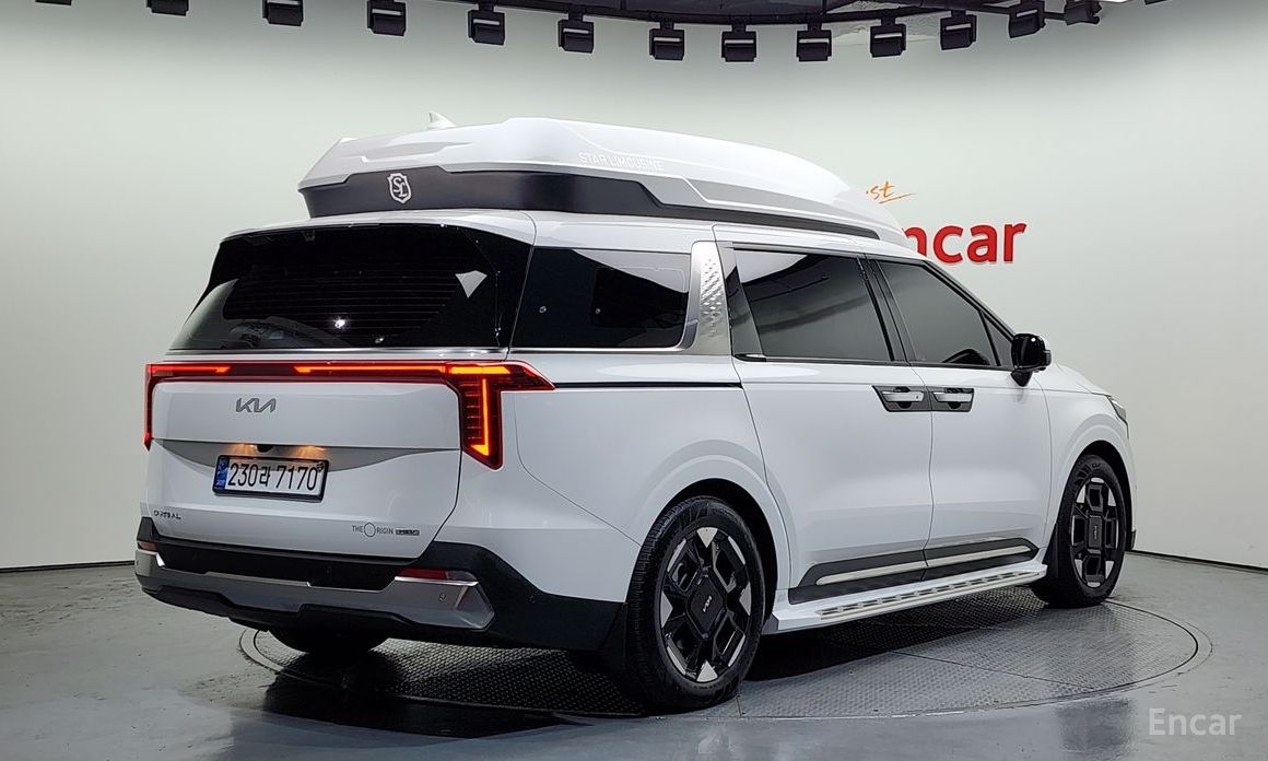 2024 Kia Carnival IV Рестайлинг HEV 9-Seater Hi-Limousine (Special vehicle) с пробегом 16 026 км