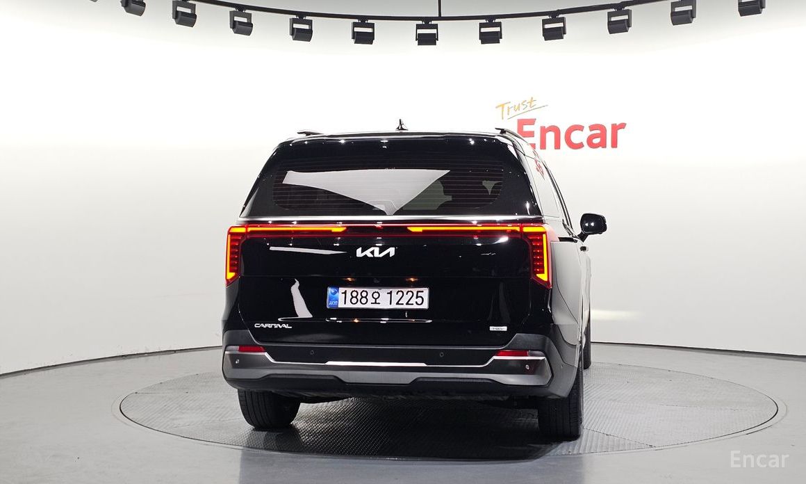 2025 Kia Carnival IV Рестайлинг HEV 9seater Signature с пробегом 30 532 км