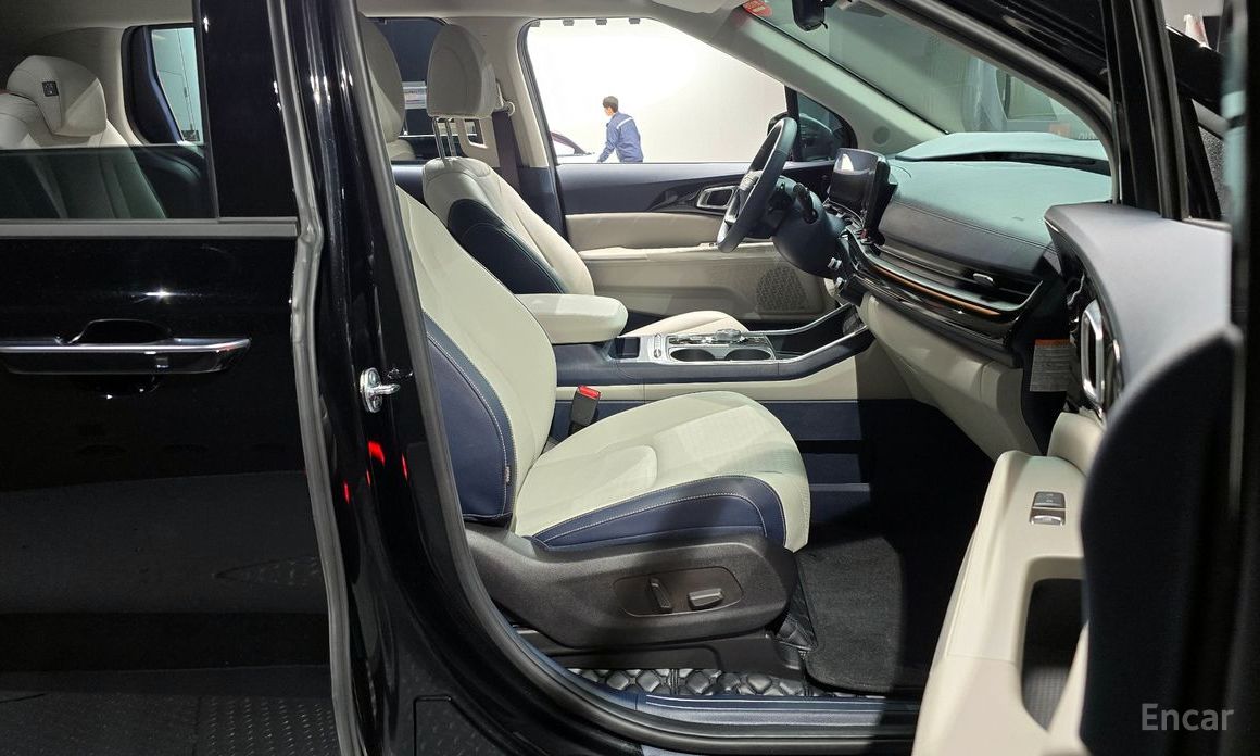 2025 Kia Carnival IV Рестайлинг HEV 9seater Gravity с пробегом 8 431 км