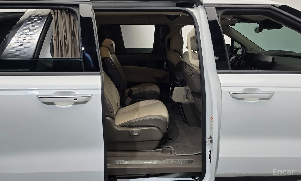 2024 Kia Carnival IV Рестайлинг HEV 9-Seater Hi-Limousine Signature с пробегом 32 696 км