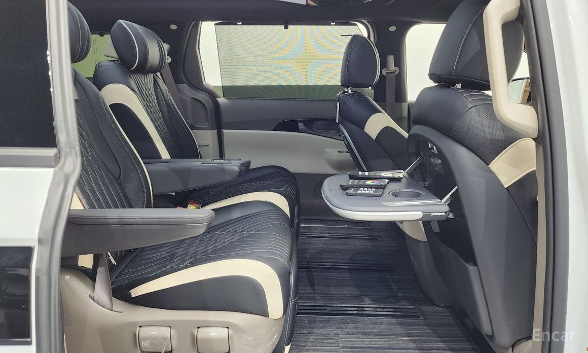 2024 Kia Carnival IV Рестайлинг HEV 9-Seater Hi-Limousine (Special vehicle) с пробегом 16 026 км