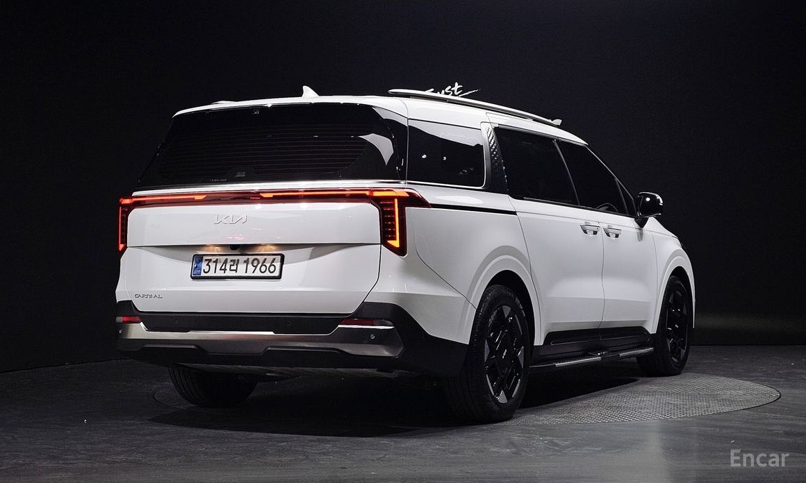 2024 Kia Carnival IV Рестайлинг Gasoline 9-Seater Signature с пробегом 41 281 км