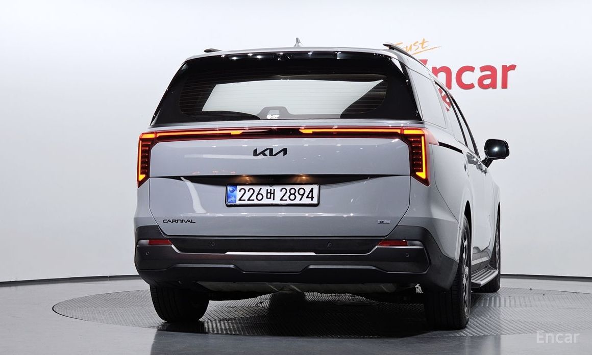 2025 Kia Carnival IV Рестайлинг Gasoline 9 Seater X Line с пробегом 10 957 км
