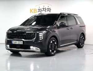 2024 Kia Carnival IV Рестайлинг Gasoline 9-Seater Signature с пробегом 18 000 км