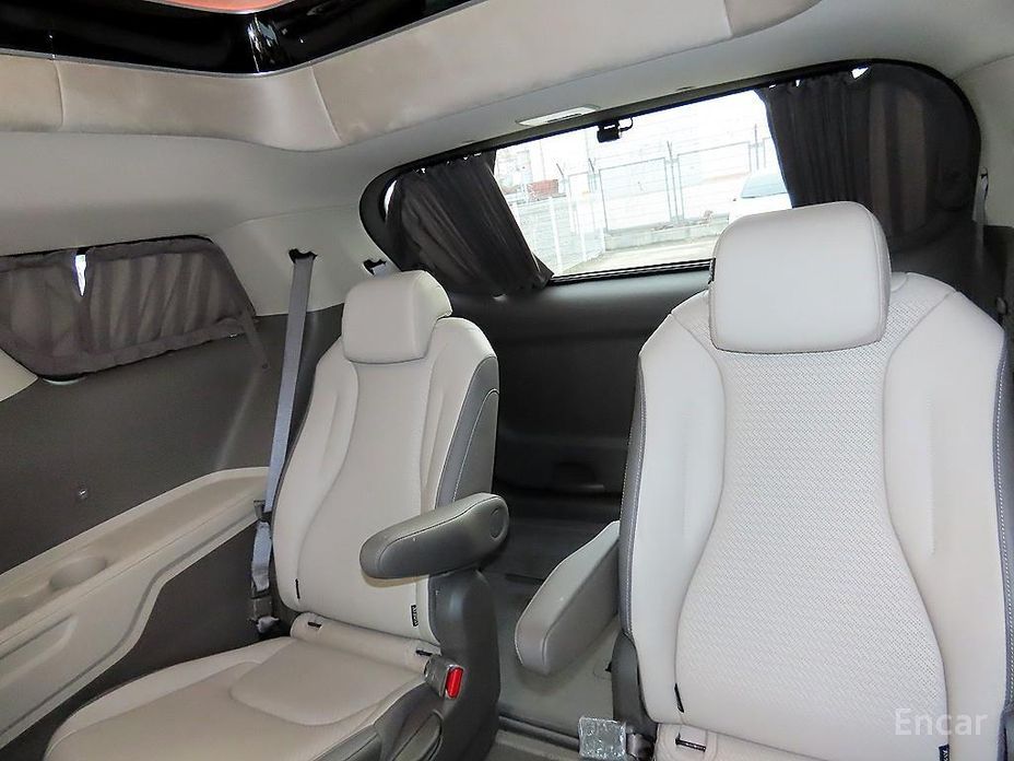 2024 Kia Carnival IV Рестайлинг Gasoline 9-Seater Hi Limousine Signature с пробегом 6 257 км