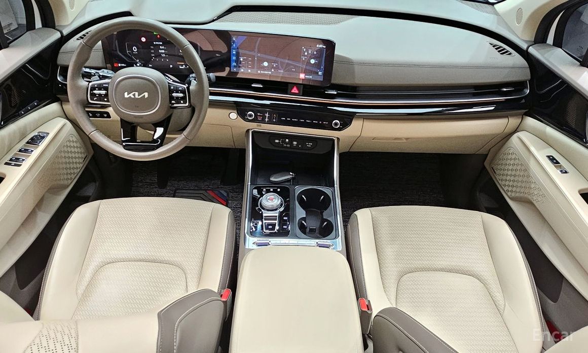 2023 Kia Carnival IV Рестайлинг Gasoline 9-Seater Signature с пробегом 30 675 км