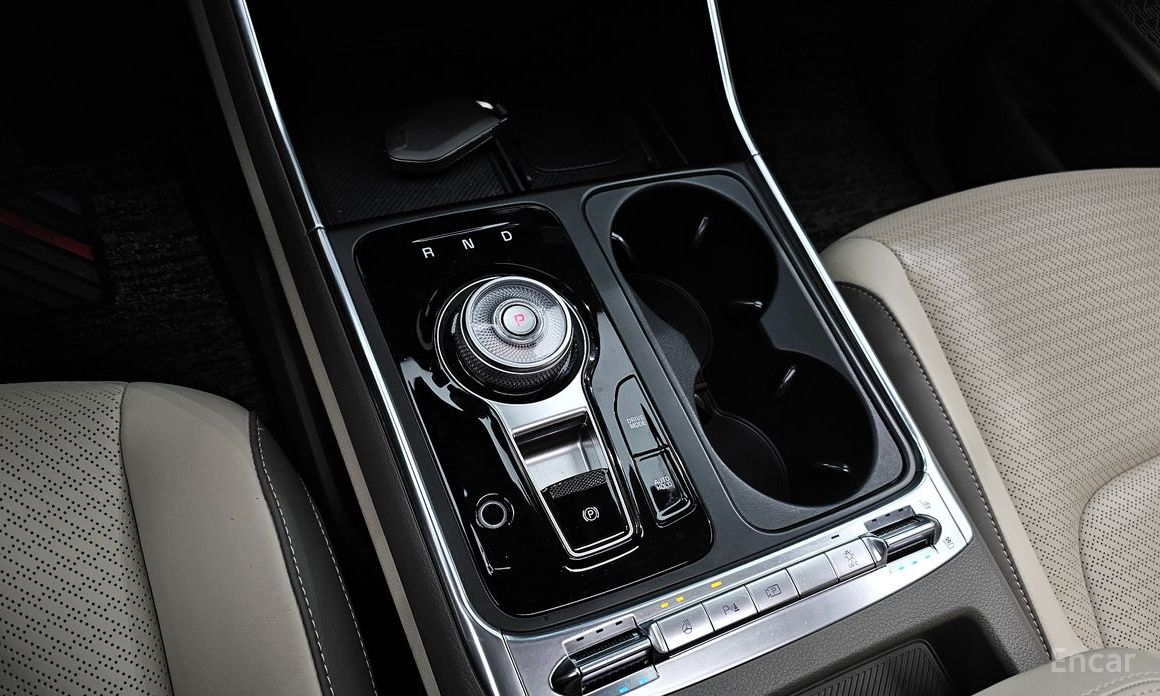 2023 Kia Carnival IV Рестайлинг Gasoline 9-Seater Signature с пробегом 30 675 км