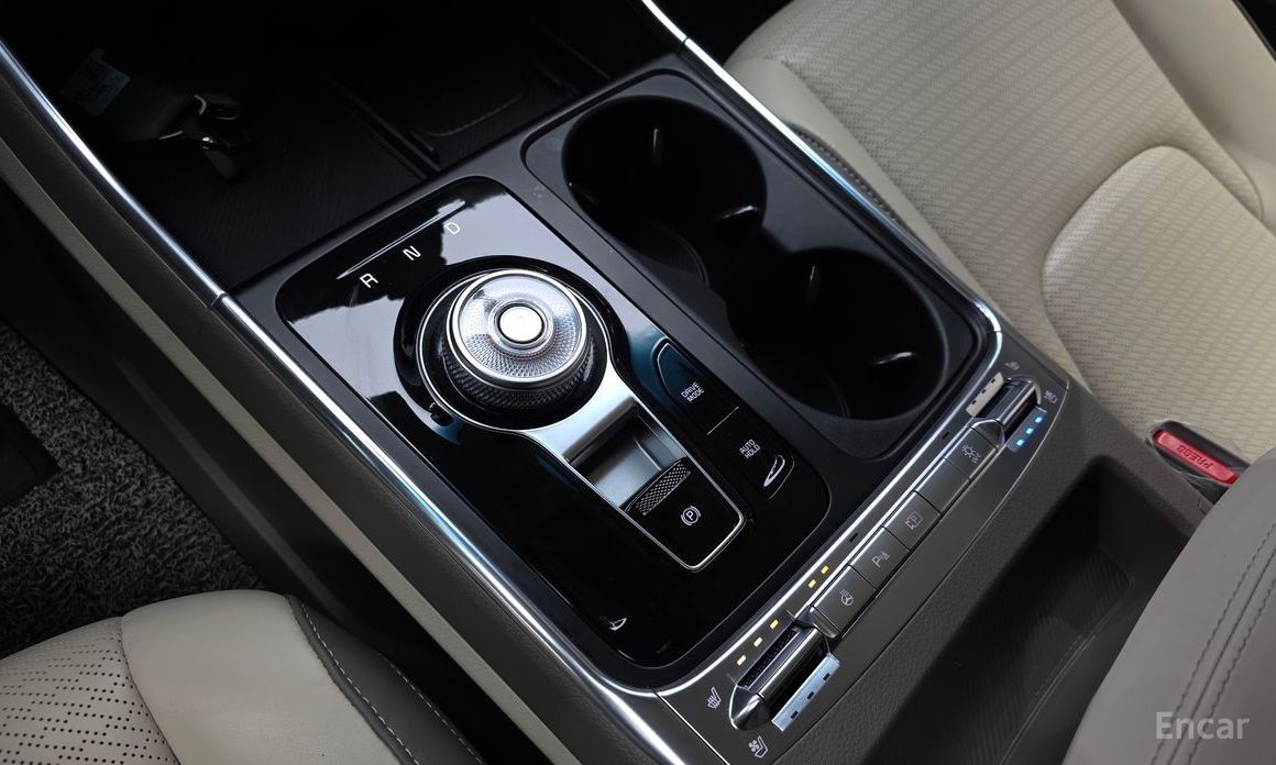 2023 Kia Carnival IV Рестайлинг Gasoline 9-Seater Signature с пробегом 24 018 км