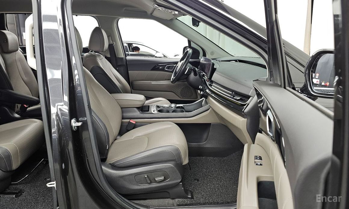 2024 Kia Carnival IV Рестайлинг Gasoline 9-Seater Signature с пробегом 24 977 км