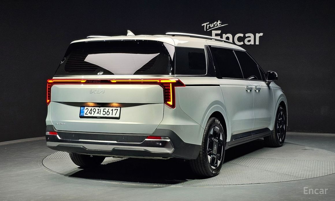 2025 Kia Carnival IV Рестайлинг Gasoline 9-Seater Signature с пробегом 8 622 км