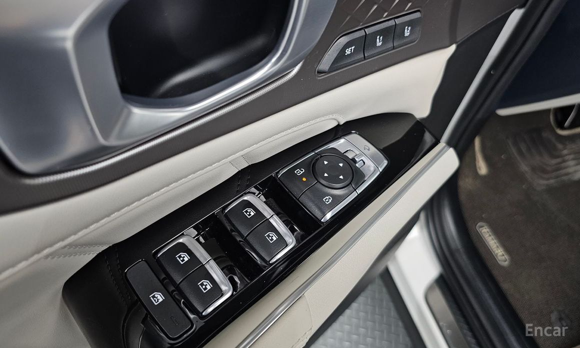 2025 Kia Sorento IV Рестайлинг HEV 1.6 2WD Signature с пробегом 9 963 км