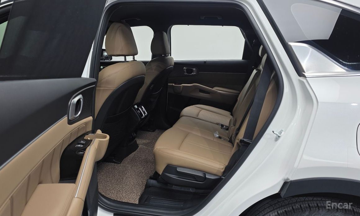 2024 Kia Sorento IV Рестайлинг HEV 1.6 2WD Noblesse с пробегом 18 274 км