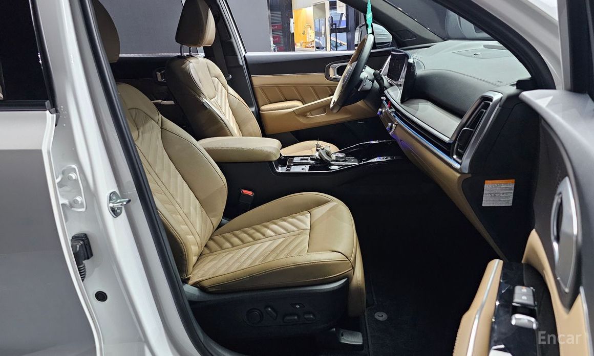 2023 Kia Sorento IV Рестайлинг HEV 1.6 2WD Signature с пробегом 14 584 км