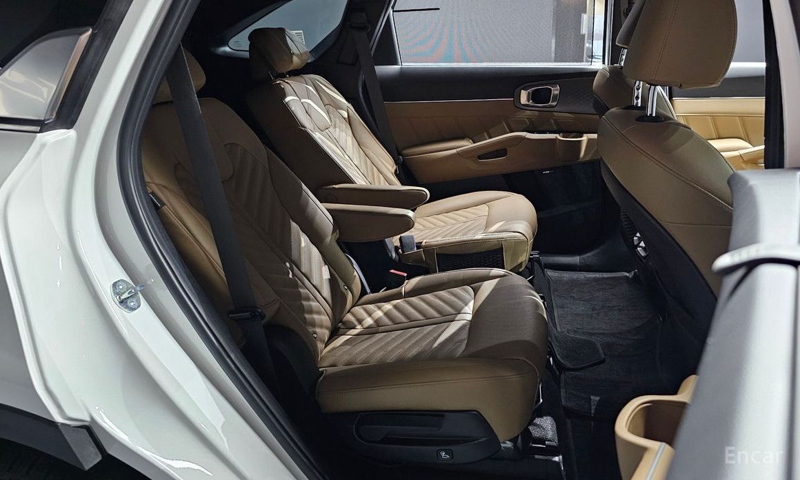 2023 Kia Sorento IV Рестайлинг HEV 1.6 2WD Signature с пробегом 14 584 км