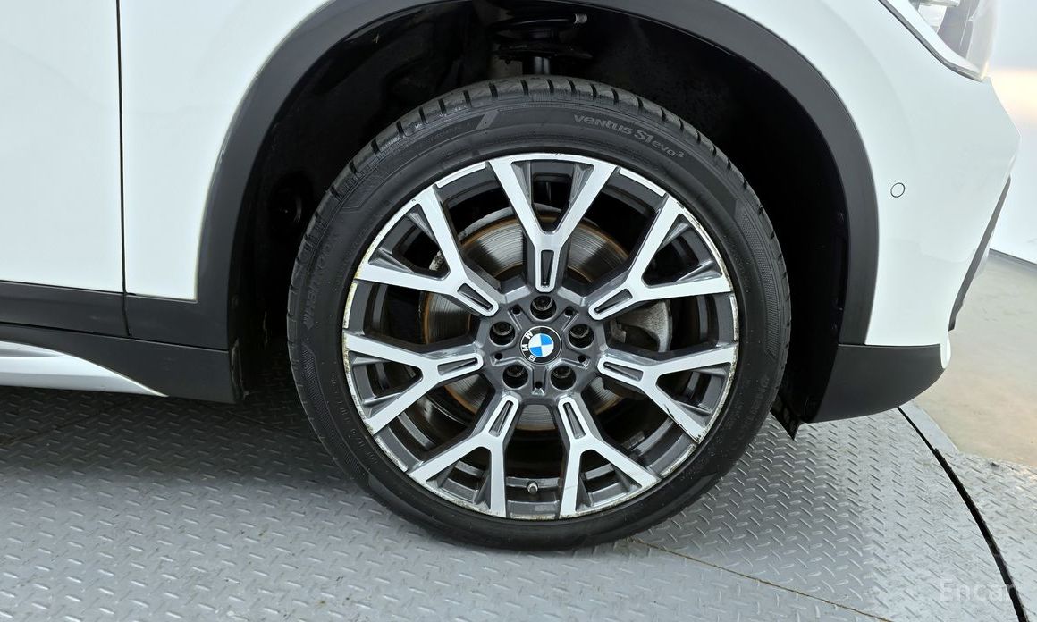 2022 BMW X1 II (F48) Рестайлинг xDrive 20i xLine с пробегом 75 222 км