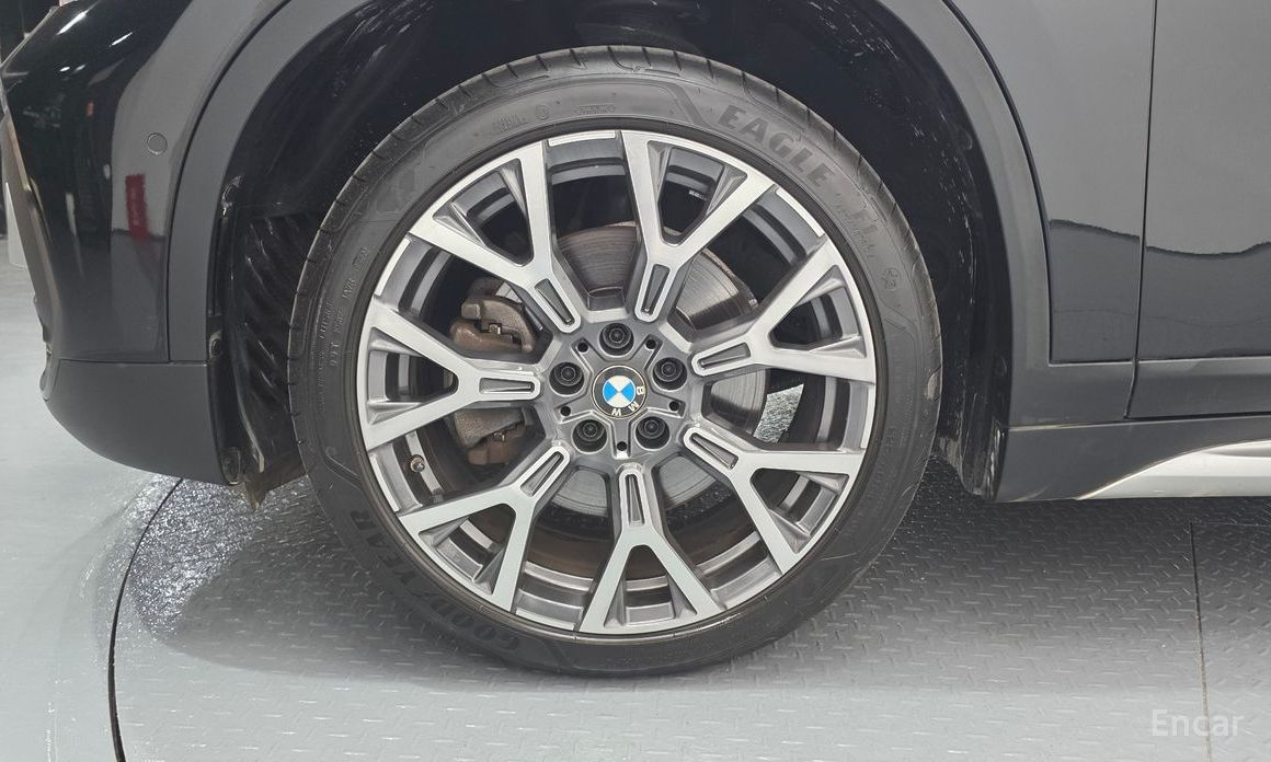 2022 BMW X1 II (F48) Рестайлинг xDrive 20i xLine с пробегом 45 526 км