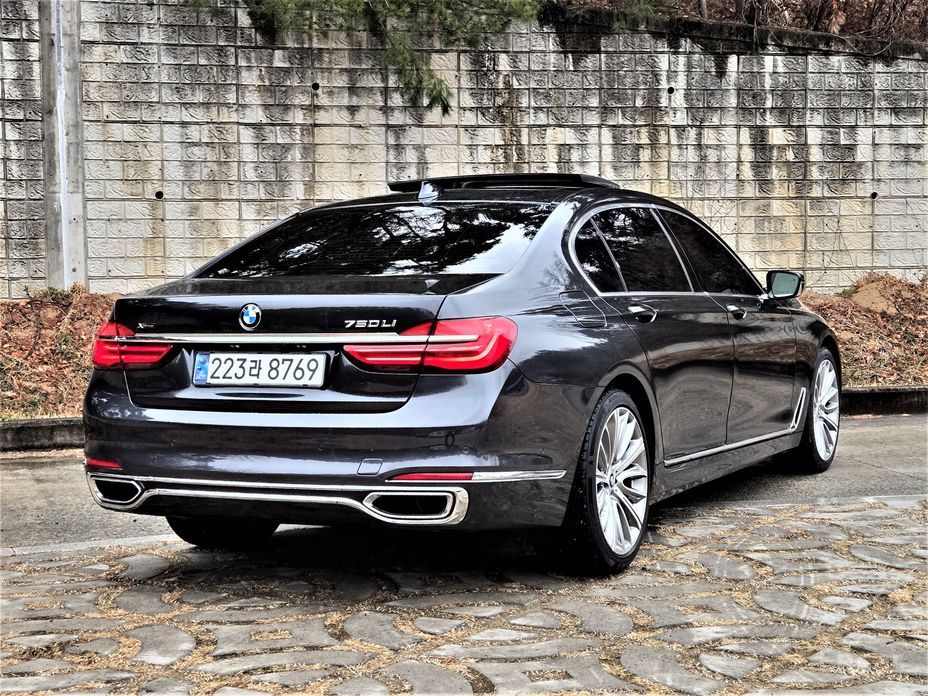 2016 BMW 7 серии VI (G11/G12) Рестайлинг 750Li xDrive Premium с пробегом 123 900 км