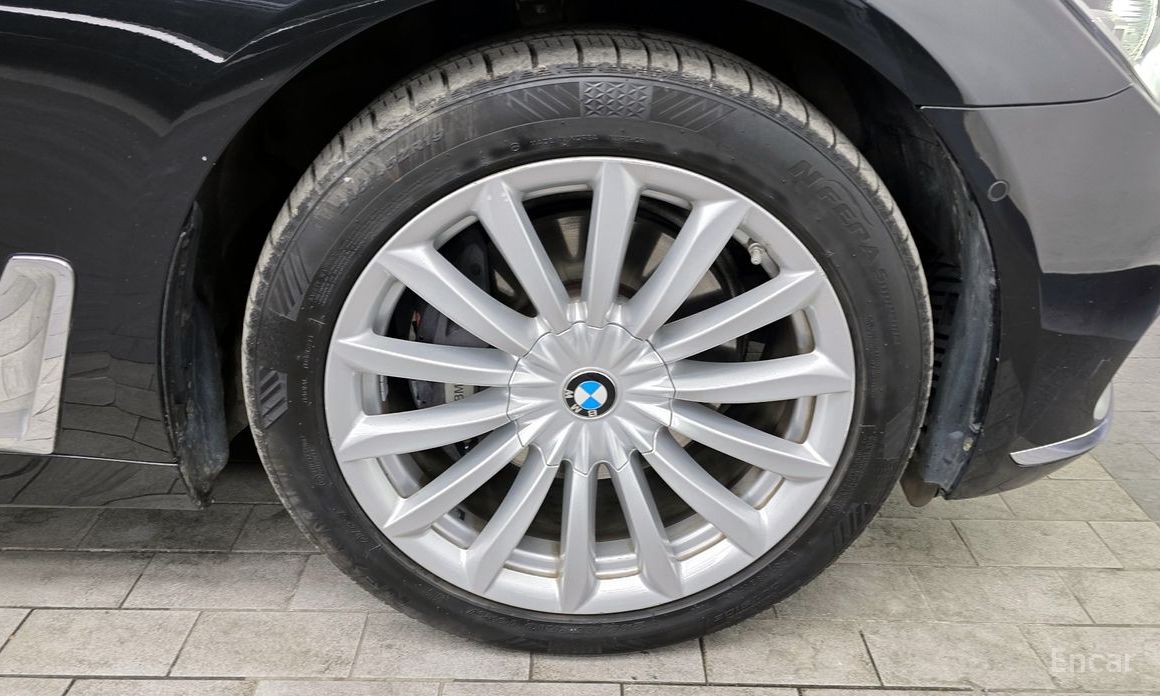 2016 BMW 7 серии VI (G11/G12) Рестайлинг 740Li xDrive с пробегом 147 111 км