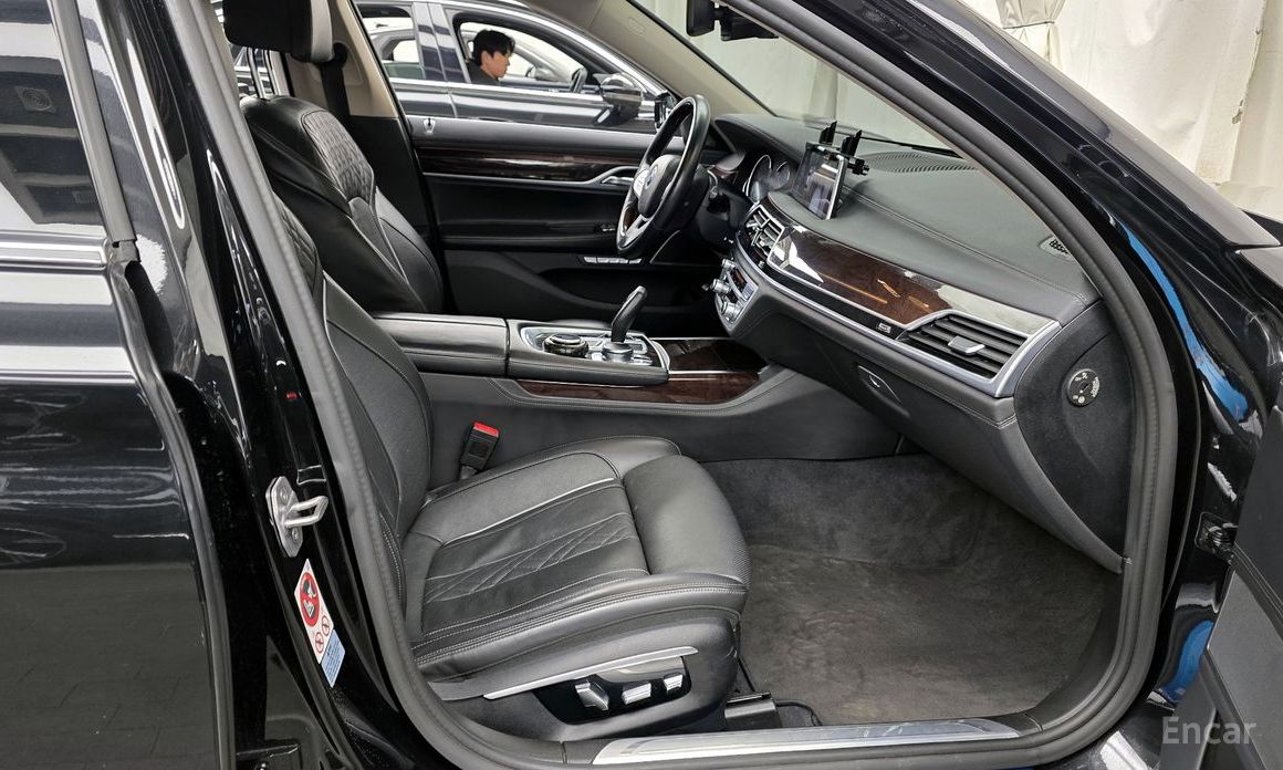 2016 BMW 7 серии VI (G11/G12) Рестайлинг 740Li xDrive с пробегом 147 111 км
