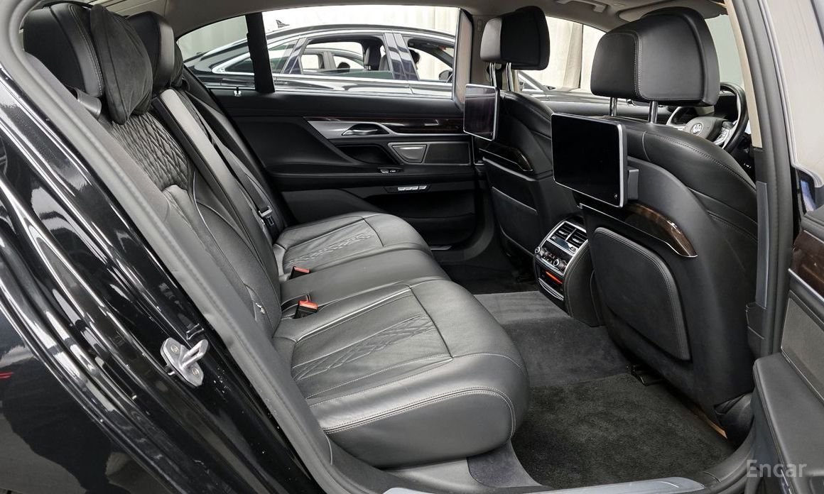 2016 BMW 7 серии VI (G11/G12) Рестайлинг 740Li xDrive с пробегом 147 111 км