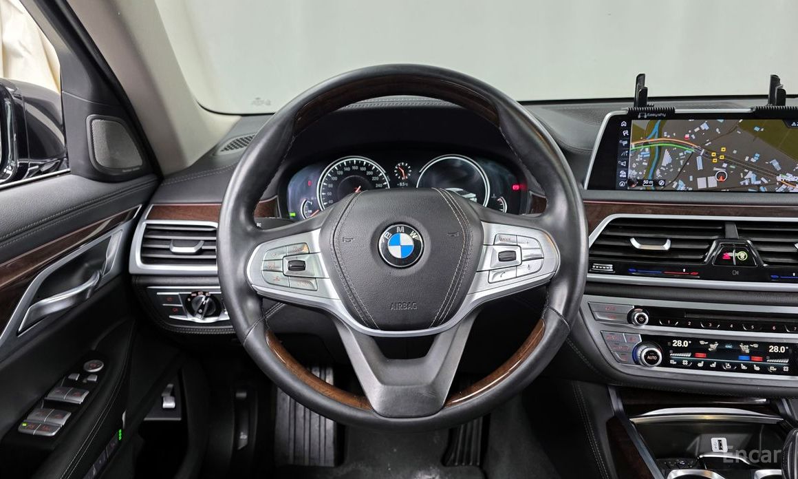 2016 BMW 7 серии VI (G11/G12) Рестайлинг 740Li xDrive с пробегом 147 111 км