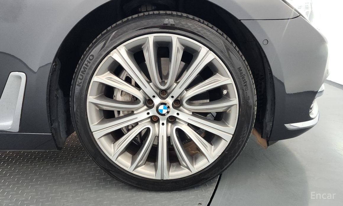 2016 BMW 7 серии VI (G11/G12) Рестайлинг 750Li xDrive с пробегом 106 410 км