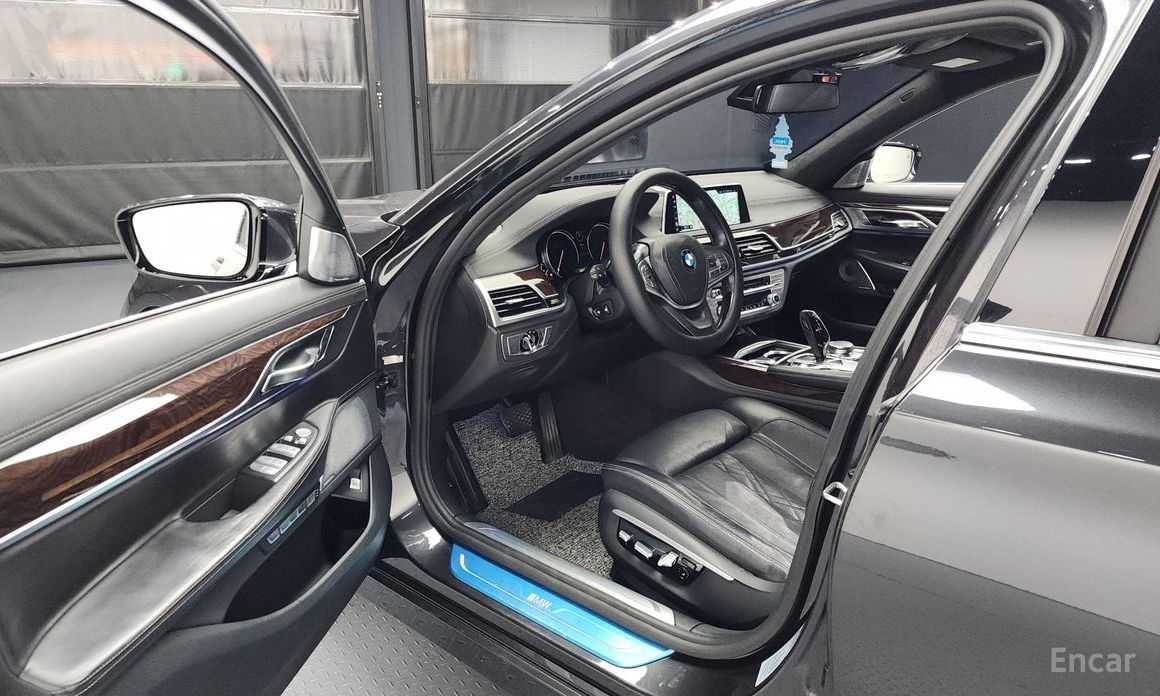 2016 BMW 7 серии VI (G11/G12) Рестайлинг 750Li xDrive Premium с пробегом 133 749 км