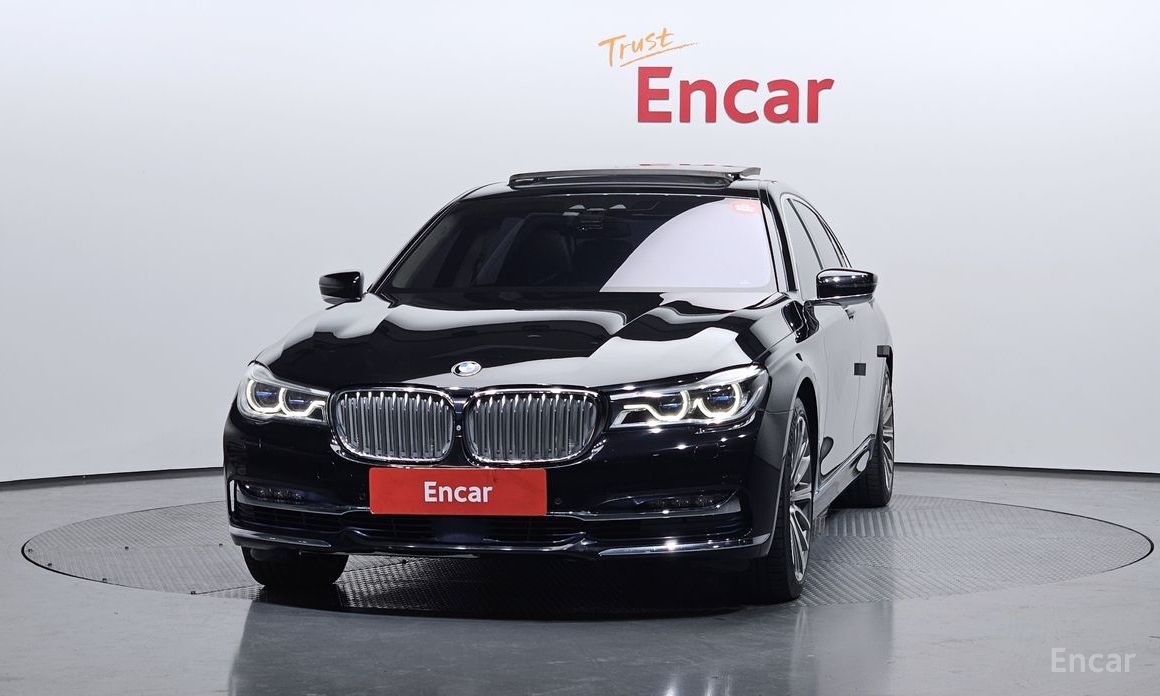 2015 BMW 7 серии VI (G11/G12) Рестайлинг 750Li xDrive Prestige с пробегом 109 234 км