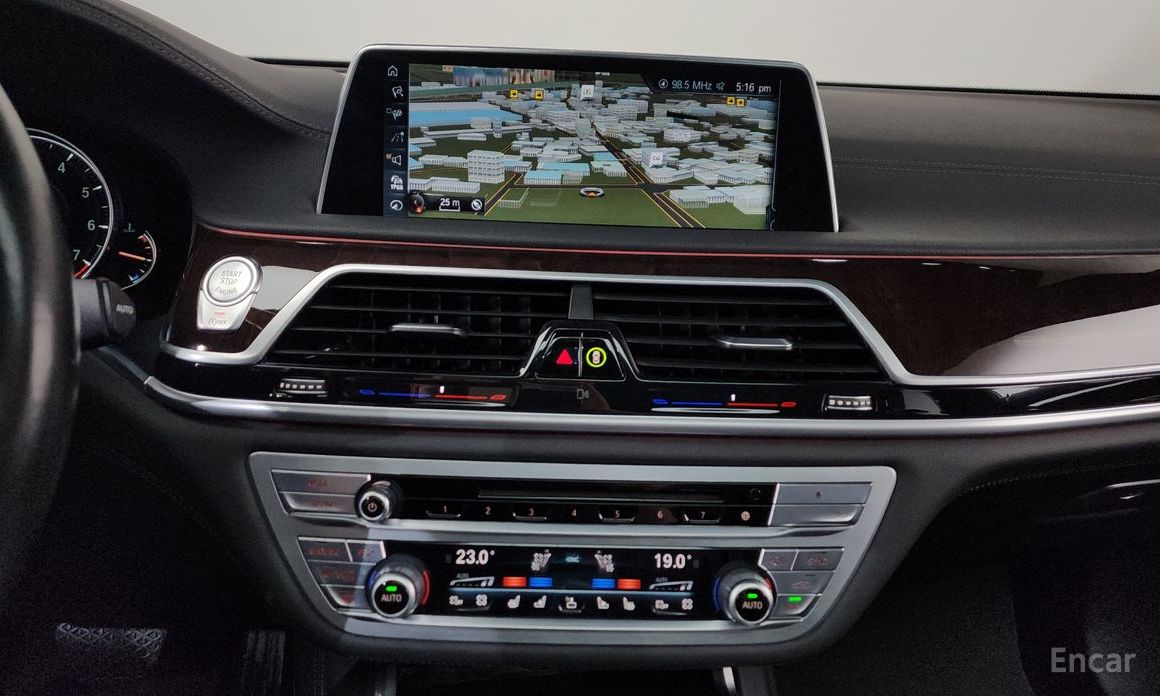 2016 BMW 7 серии VI (G11/G12) Рестайлинг 750Li xDrive с пробегом 106 410 км