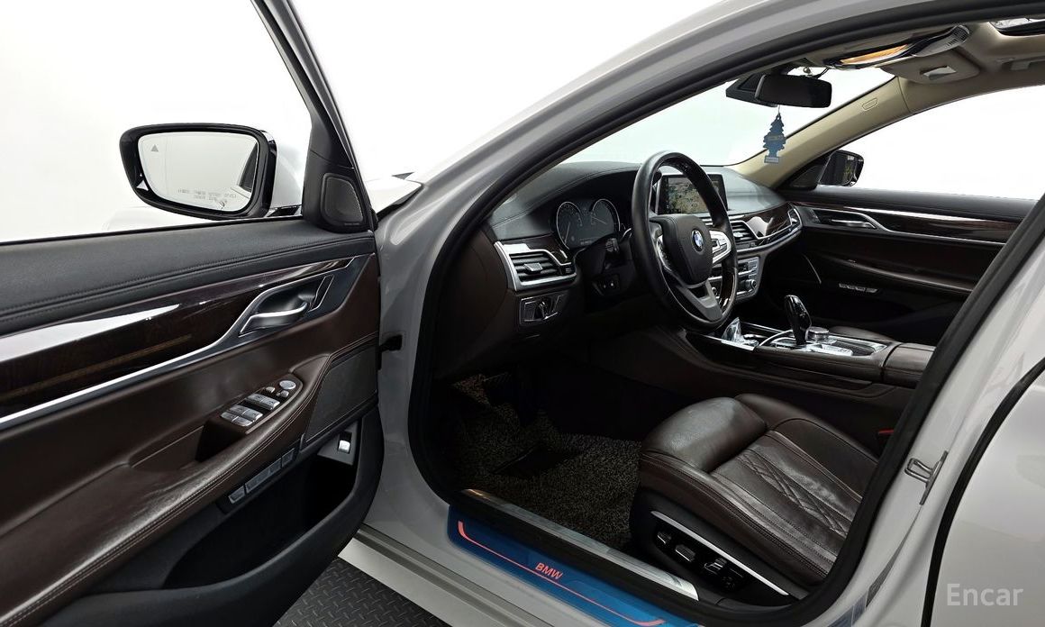 2016 BMW 7 серии VI (G11/G12) Рестайлинг 740Li xDrive с пробегом 145 384 км