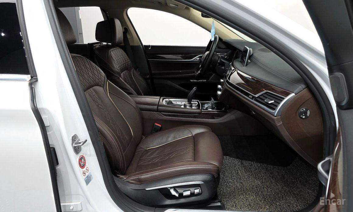 2016 BMW 7 серии VI (G11/G12) Рестайлинг 740Li xDrive с пробегом 145 384 км