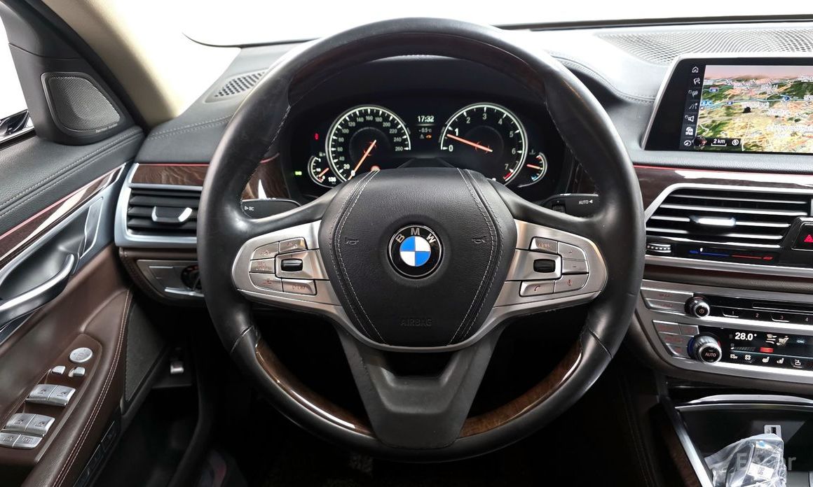 2016 BMW 7 серии VI (G11/G12) Рестайлинг 740Li xDrive с пробегом 145 384 км