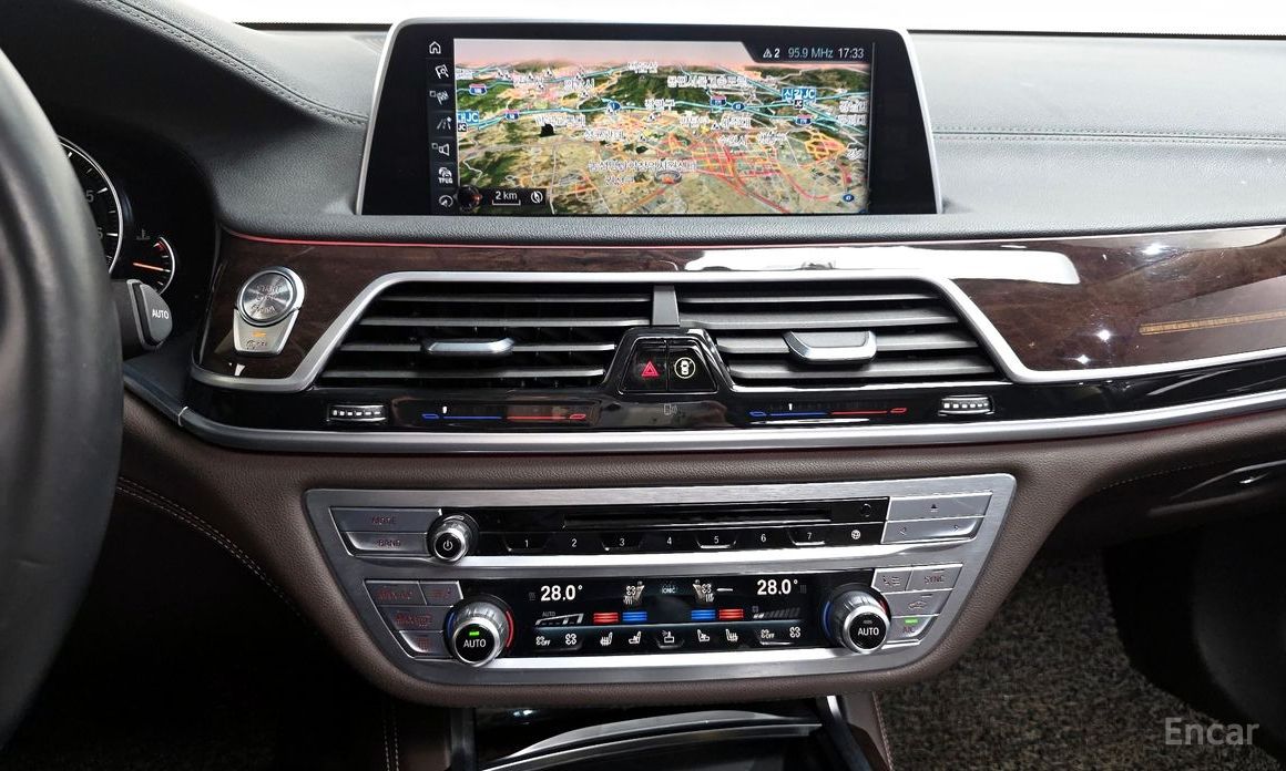2016 BMW 7 серии VI (G11/G12) Рестайлинг 740Li xDrive с пробегом 145 384 км
