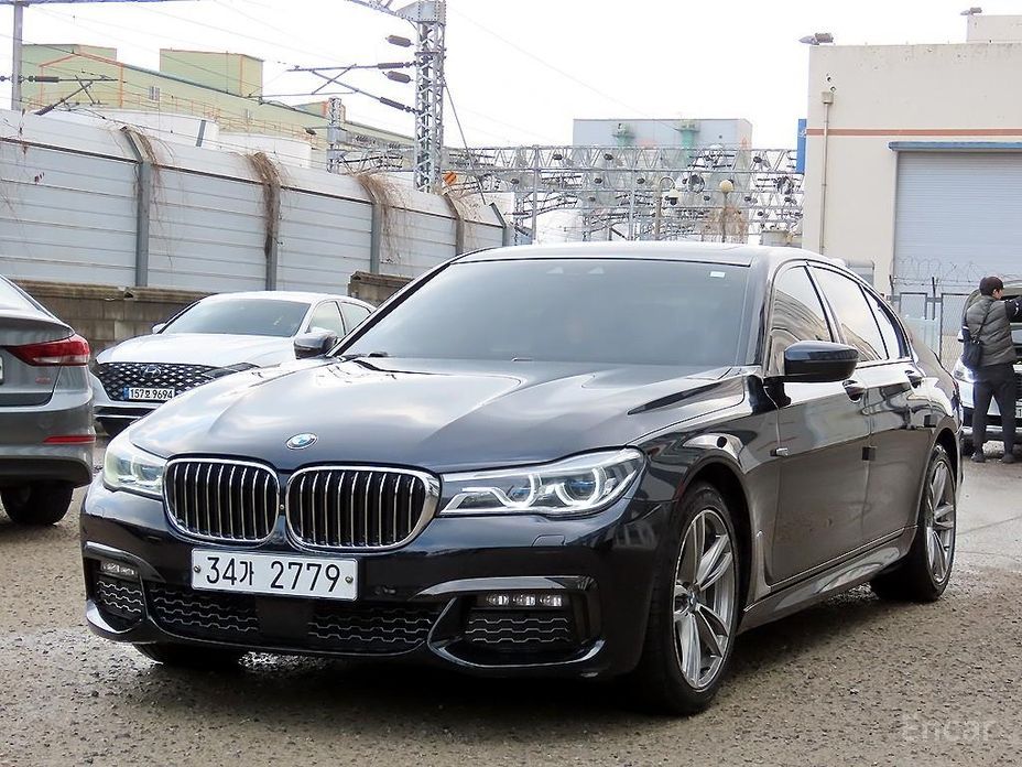2017 BMW 7 серии VI (G11/G12) Рестайлинг 740d xDrive M Sport с пробегом 121 177 км