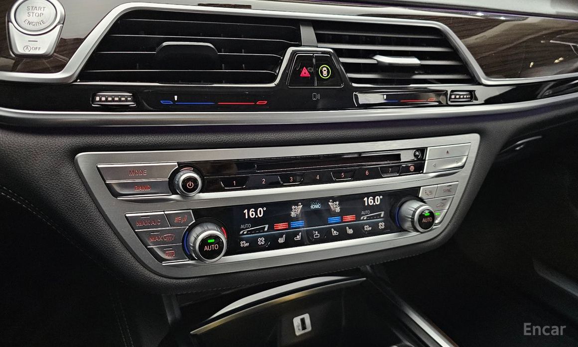 2015 BMW 7 серии VI (G11/G12) Рестайлинг 750Li xDrive Prestige с пробегом 109 234 км