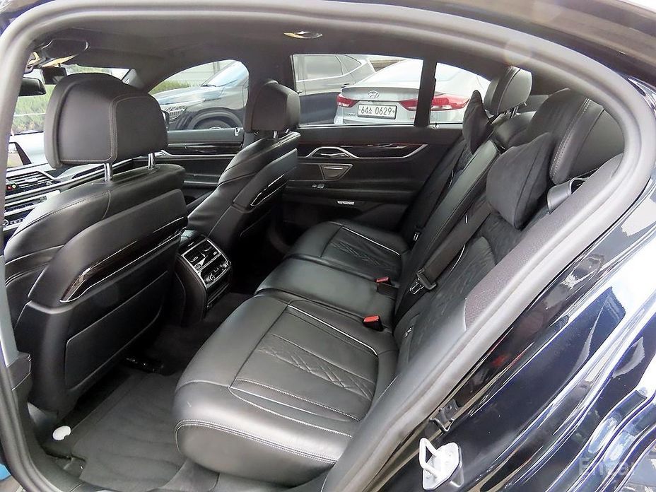2017 BMW 7 серии VI (G11/G12) Рестайлинг 740d xDrive M Sport с пробегом 121 177 км