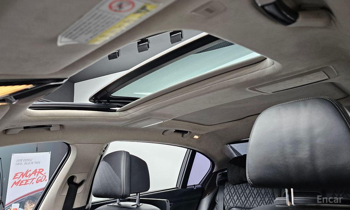 2015 BMW 7 серии VI (G11/G12) Рестайлинг 750Li xDrive Prestige с пробегом 109 234 км