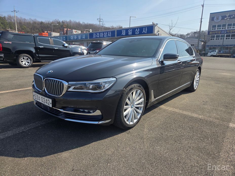 2016 BMW 7 серии VI (G11/G12) Рестайлинг 740Li xDrive с пробегом 136 088 км