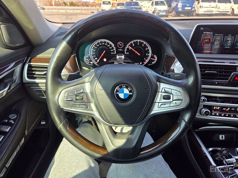 2016 BMW 7 серии VI (G11/G12) Рестайлинг 740Li xDrive с пробегом 136 088 км