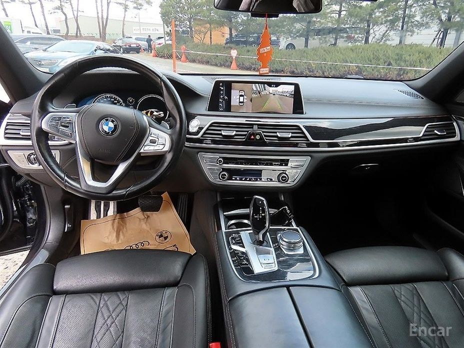 2017 BMW 7 серии VI (G11/G12) Рестайлинг 740d xDrive M Sport с пробегом 121 177 км