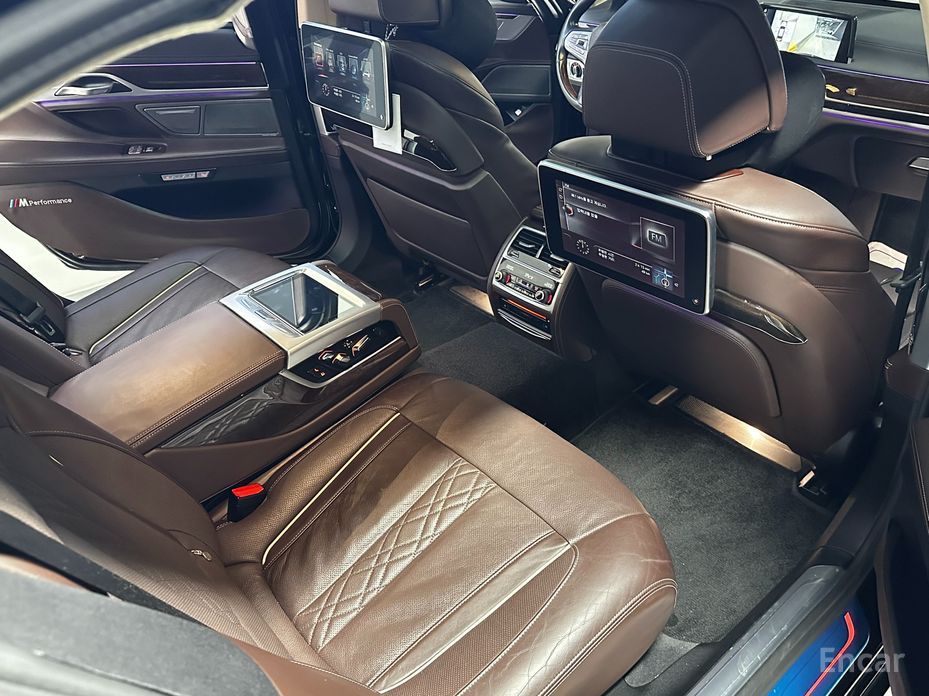 2016 BMW 7 серии VI (G11/G12) Рестайлинг 740Li xDrive с пробегом 131 795 км