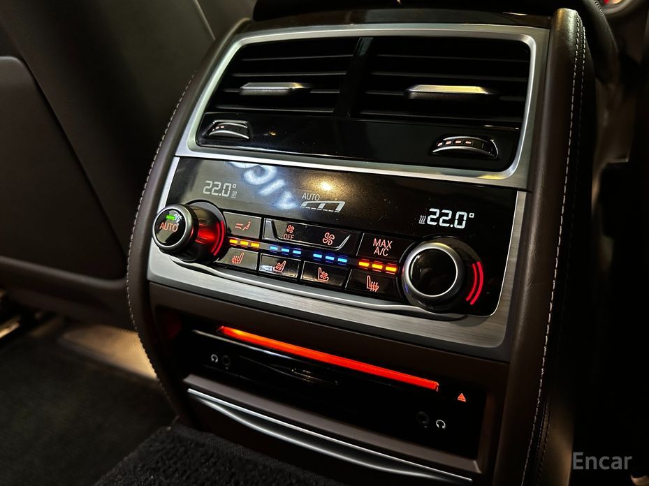 2016 BMW 7 серии VI (G11/G12) Рестайлинг 740Li xDrive с пробегом 131 795 км