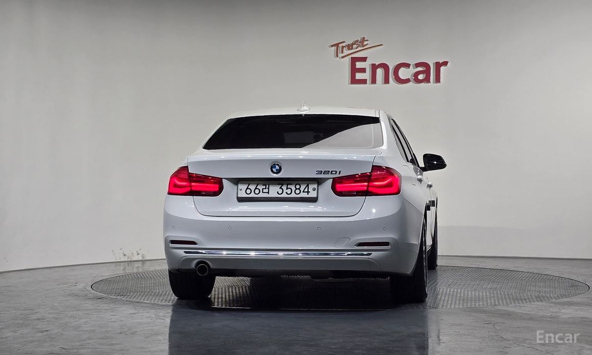 2017 BMW 3 серии VI (F3x) Рестайлинг 320i Luxury с пробегом 85 304 км